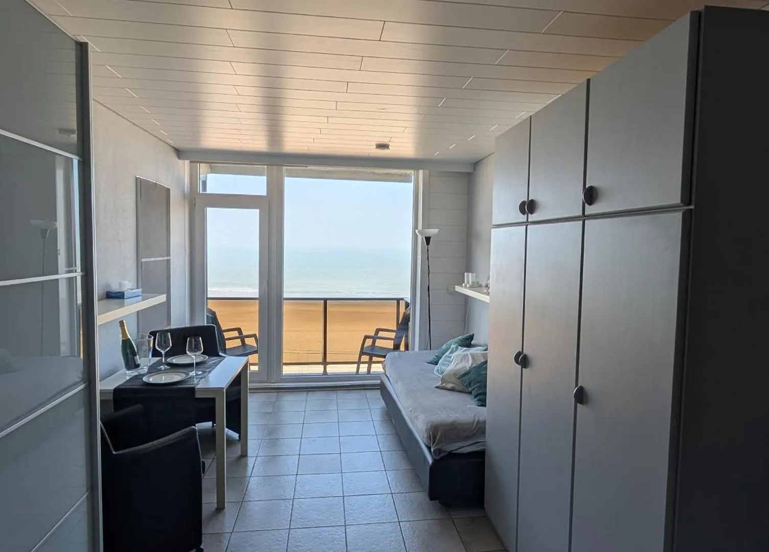 Apartment Modern Studio Direct Seaview & Free Parking Ostende